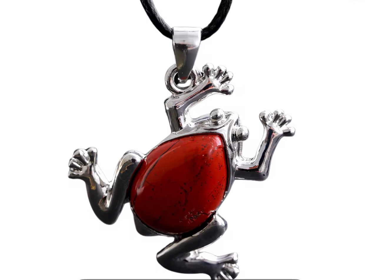 Frog Crystal Pendant - Elegant Jewelry for Nature Lovers